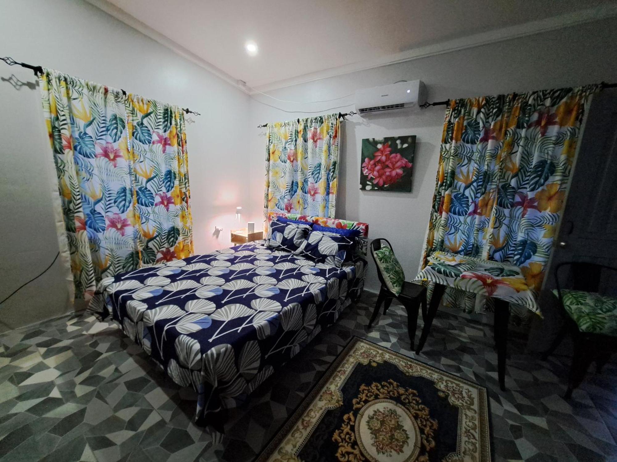スバ Tropical Almond Haven Bed & Breakfast エクステリア 写真